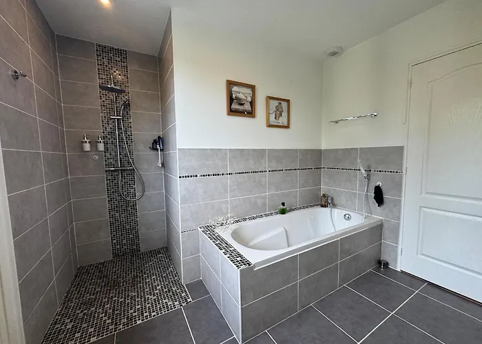 L'oree Du Bois - Piscine - 6pers - Garage Yvré-lʼÉvêque